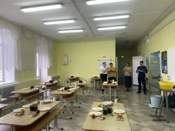 Работа комиссии по родительскому контролю за организацией питания обучающихся в МКОУ Квашнинская СОШ 26.04.2026